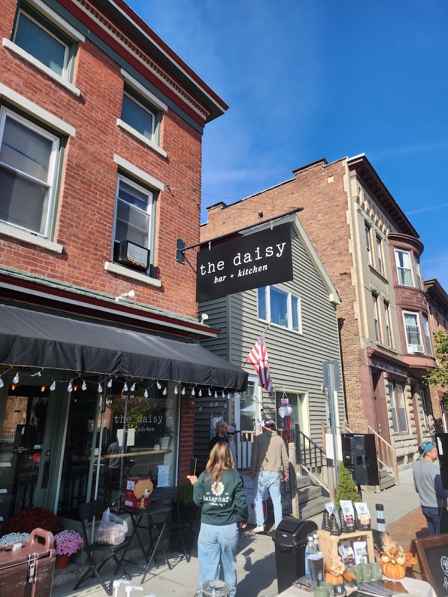 The Daisy Bar And Kitchen